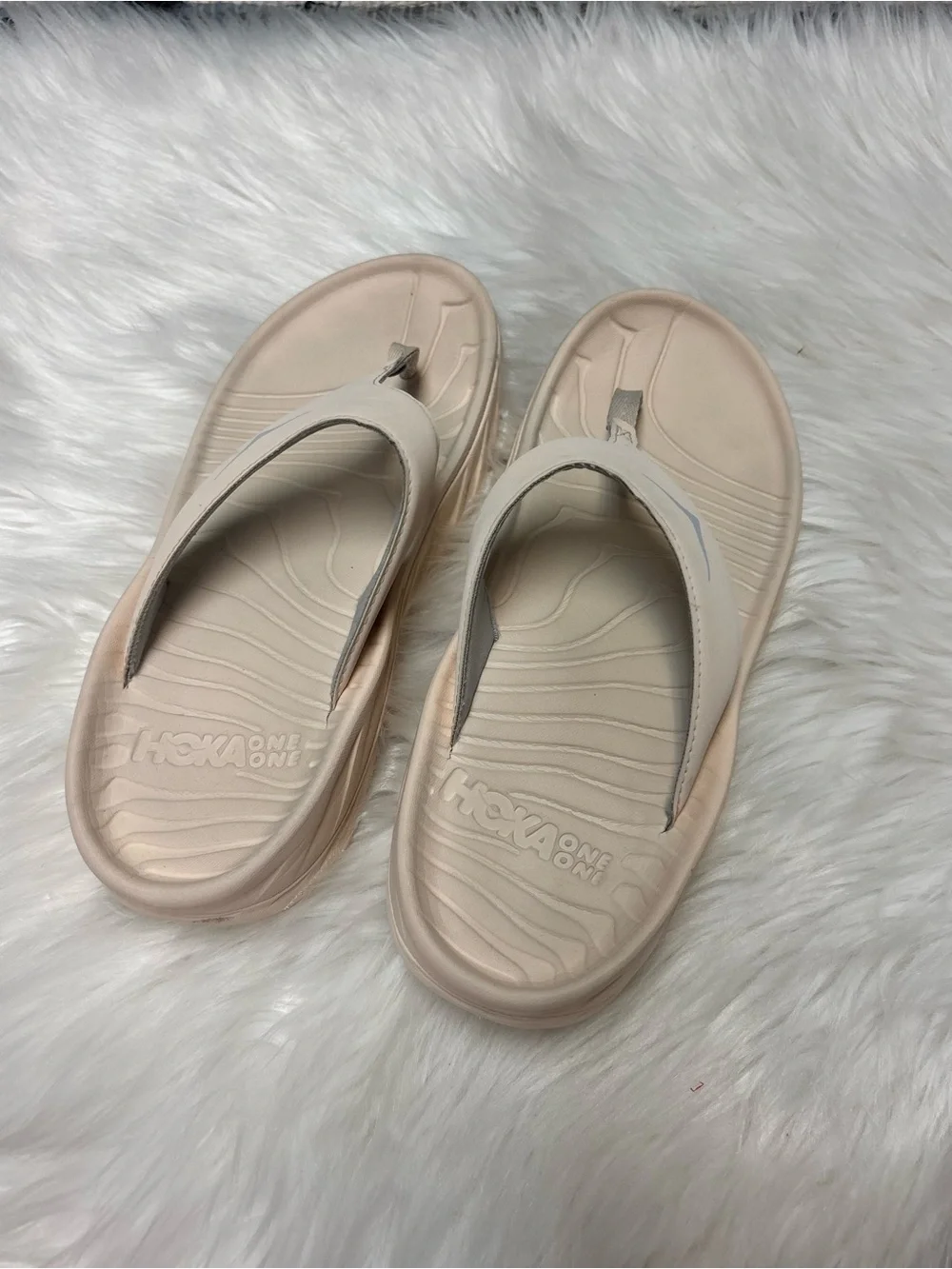 * | HOKA | ORA Recovery Flip. Size M-7, W, 9.